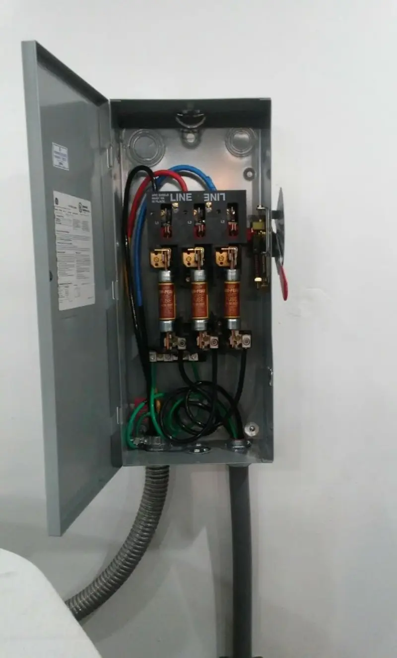 Three-phase disconnect switch installed for Smoke Detector Installation in South Cleveland